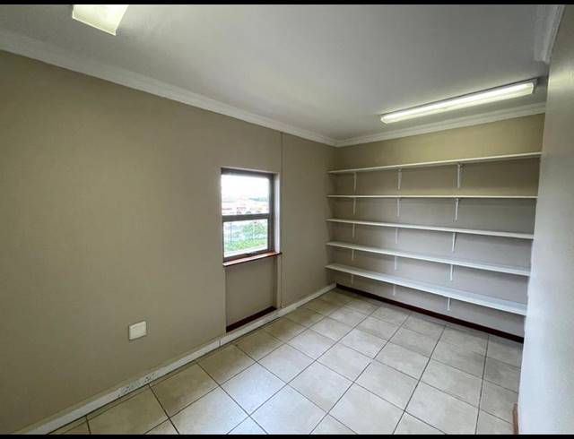 BUSINESS PROPERTY TO RENT IN ELDORAIGNE